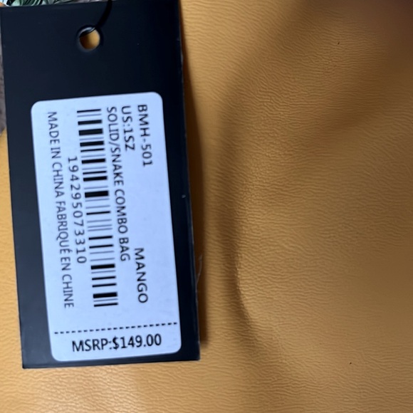 Badgley Mischka Yellow Shoulder/Crossbody Bag Approx. 12 x 10 x 4 - Picture 11 of 17